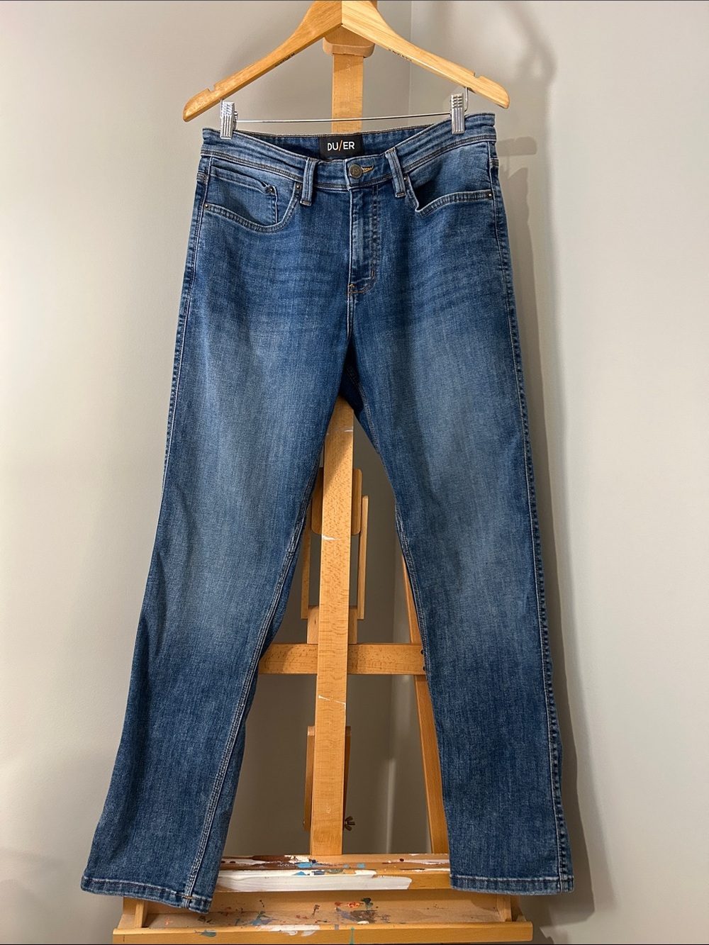 DU/ER | Men’s L2X Athletic Straight Jeans in Medium Blue | W32 L32